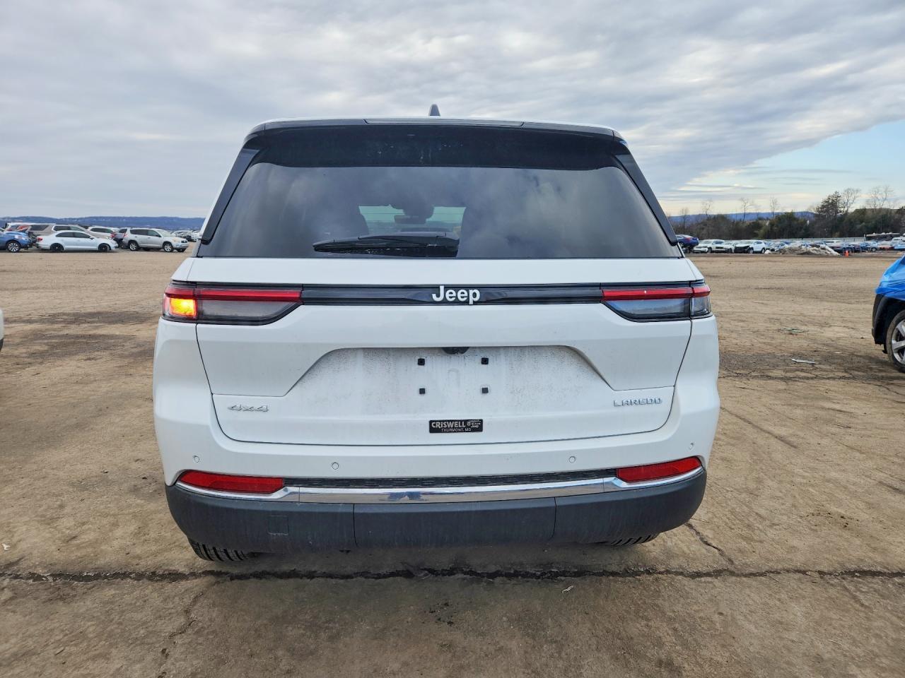 2025 Jeep Grand Cherokee Laredo - zdjęcie 6