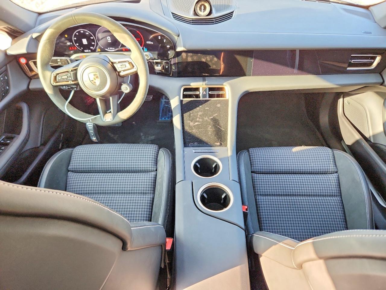 2025 Porsche Taycan 4S - zdjęcie 8