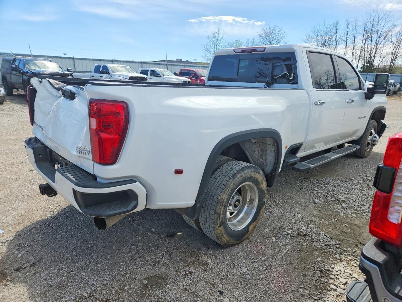 2021 Chevrolet Silverado K3500 High Country - zdjęcie 3