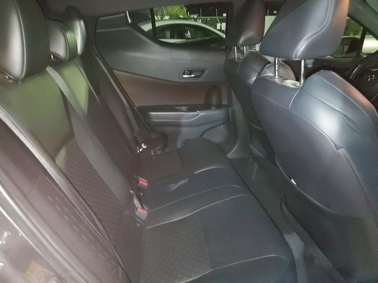 2019 Toyota C-Hr Limited - zdjęcie 11