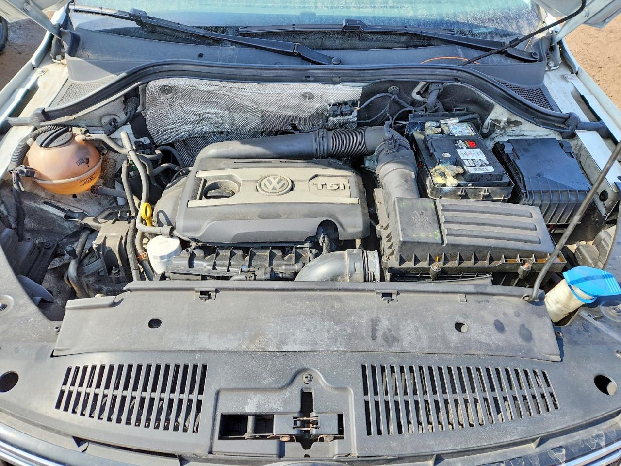 2015 Volkswagen Tiguan S - zdjęcie 12