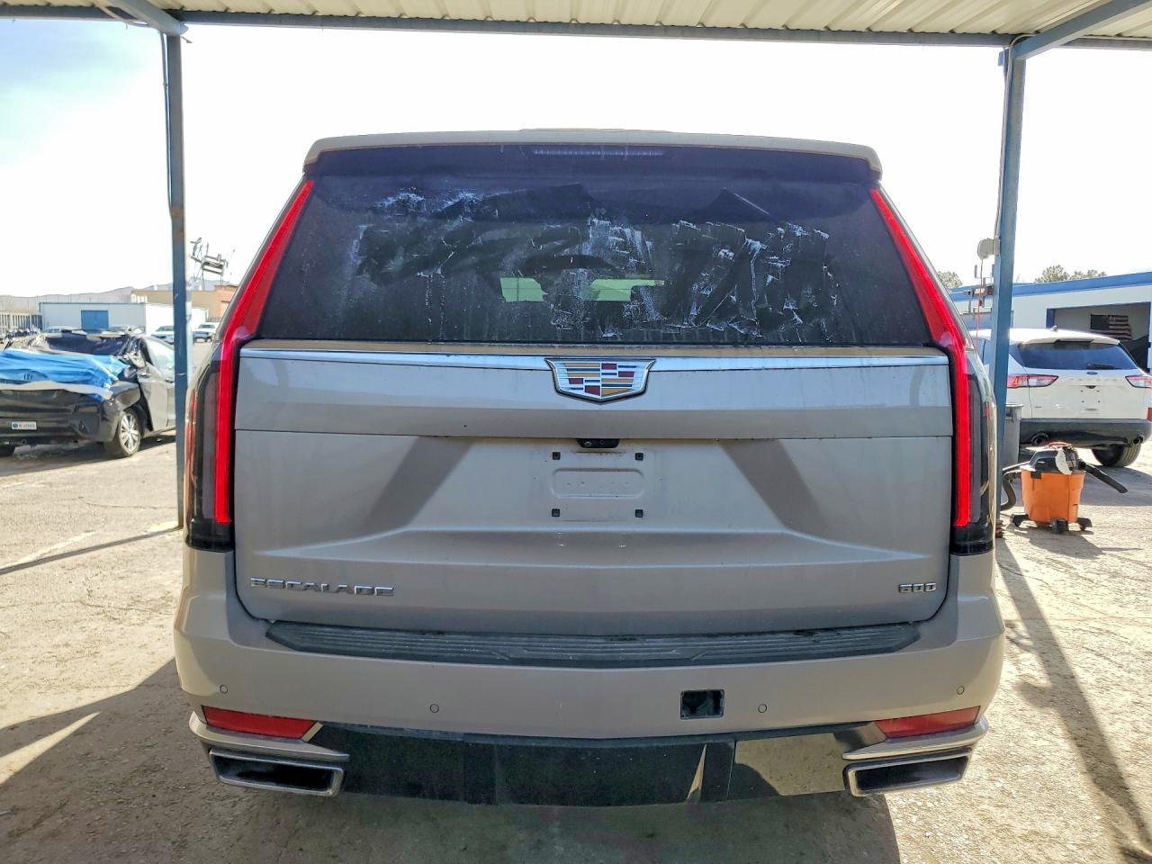 2021 Cadillac Escalade Premium Luxury - zdjęcie 6