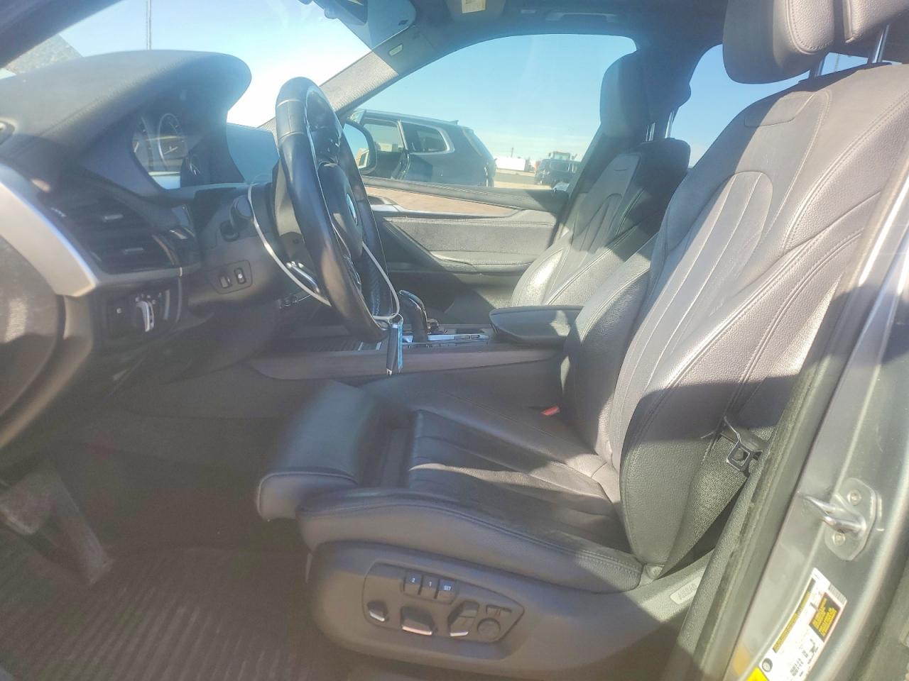 2016 BMW X5 xDrive50I - zdjęcie 7