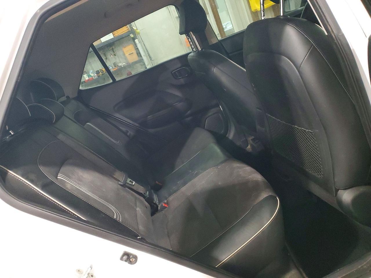 2022 Hyundai Venue Limited - zdjęcie 10