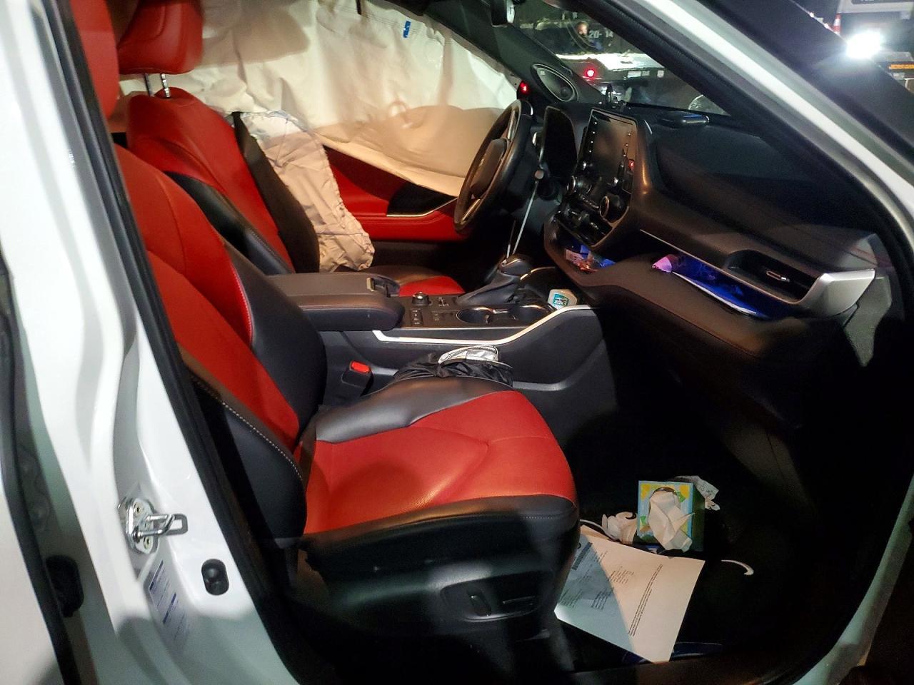 2022 Toyota Highlander Sport - zdjęcie 13