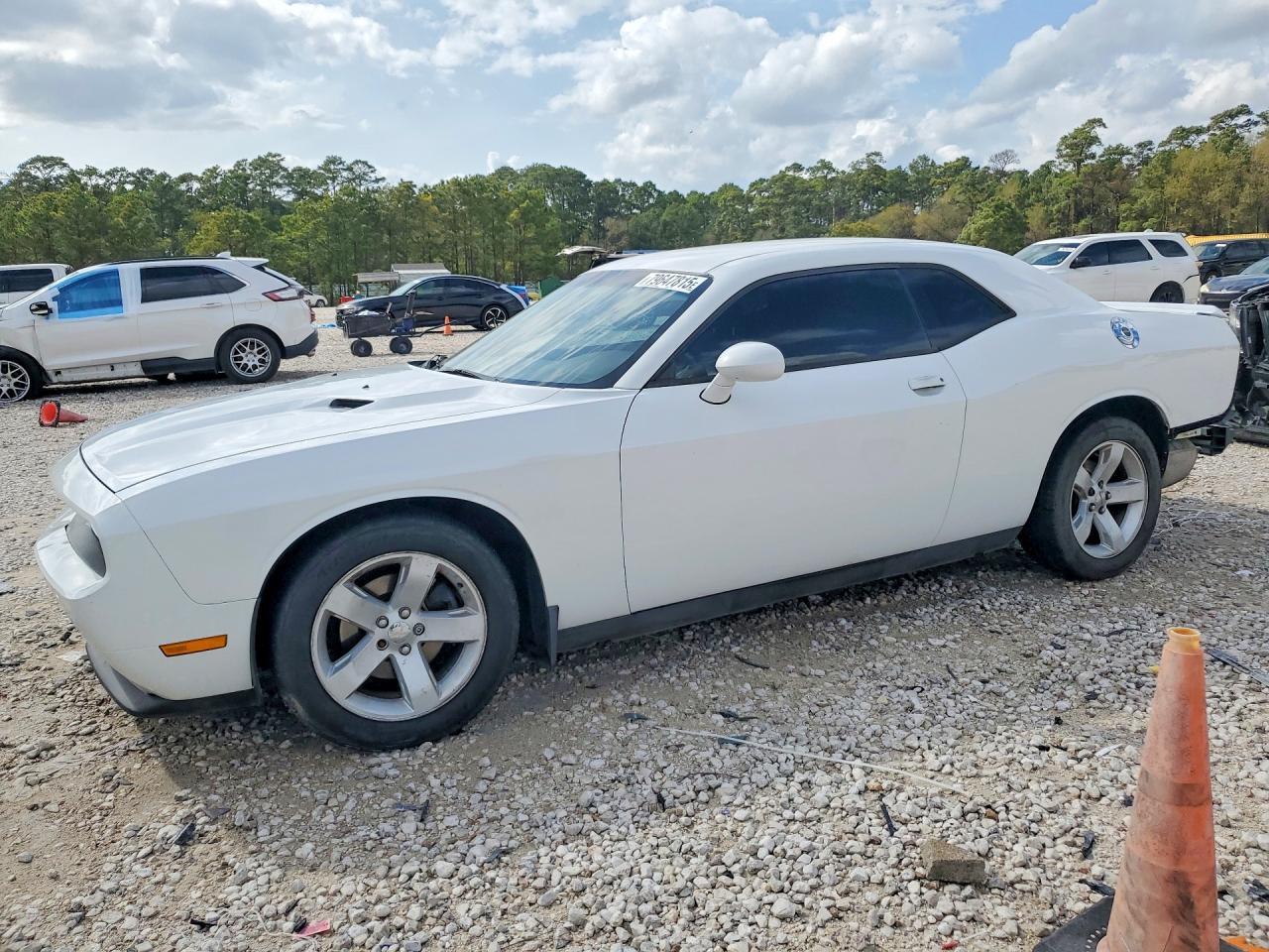 2014 Dodge Challenger Sxt - zdjęcie główne