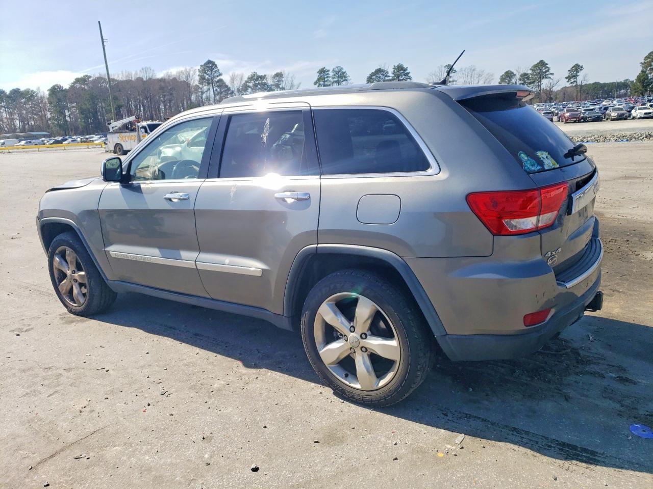 2013 Jeep Grand Cherokee Overland - zdjęcie 2
