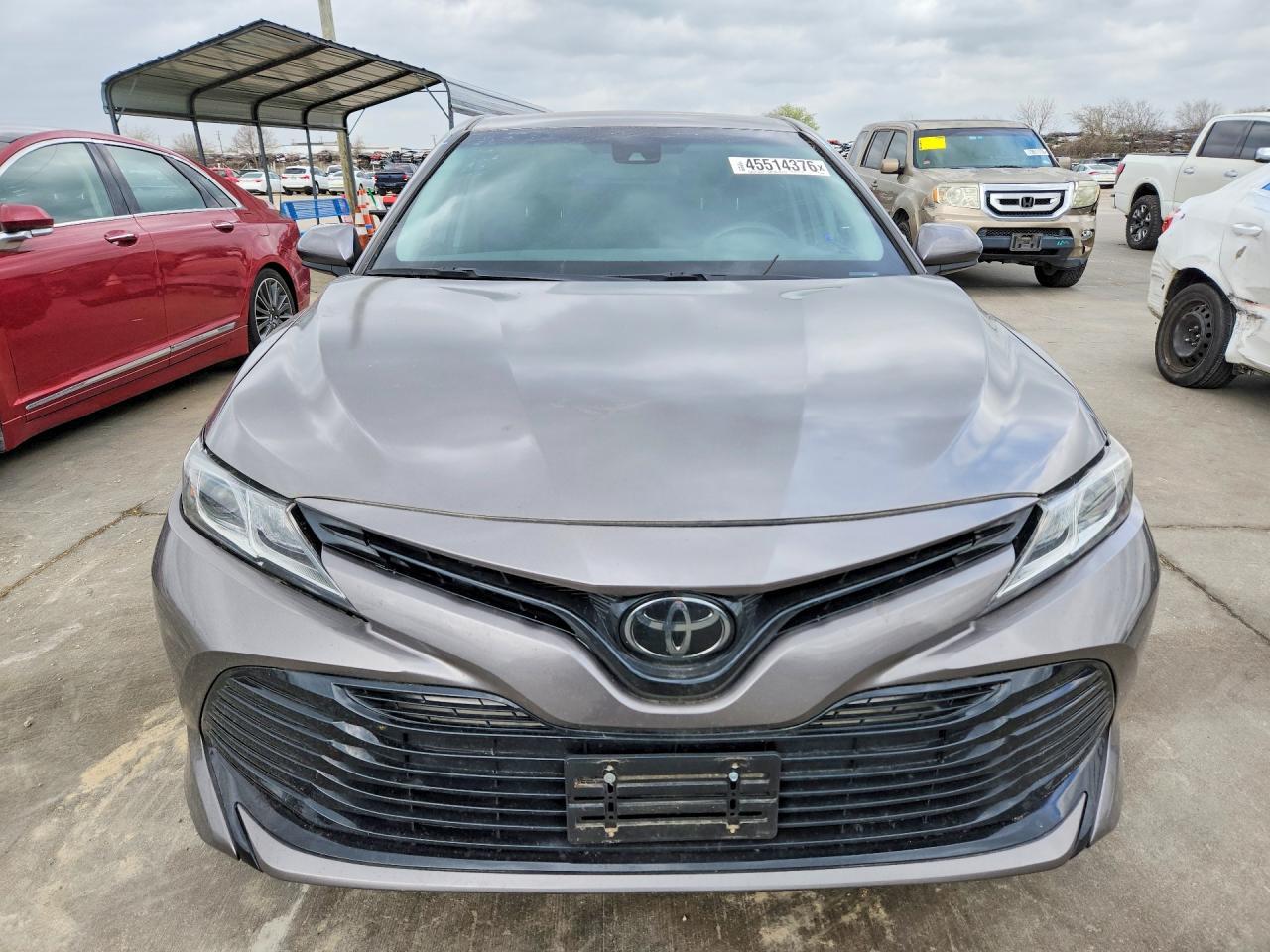2020 Toyota Camry Le - zdjęcie 5