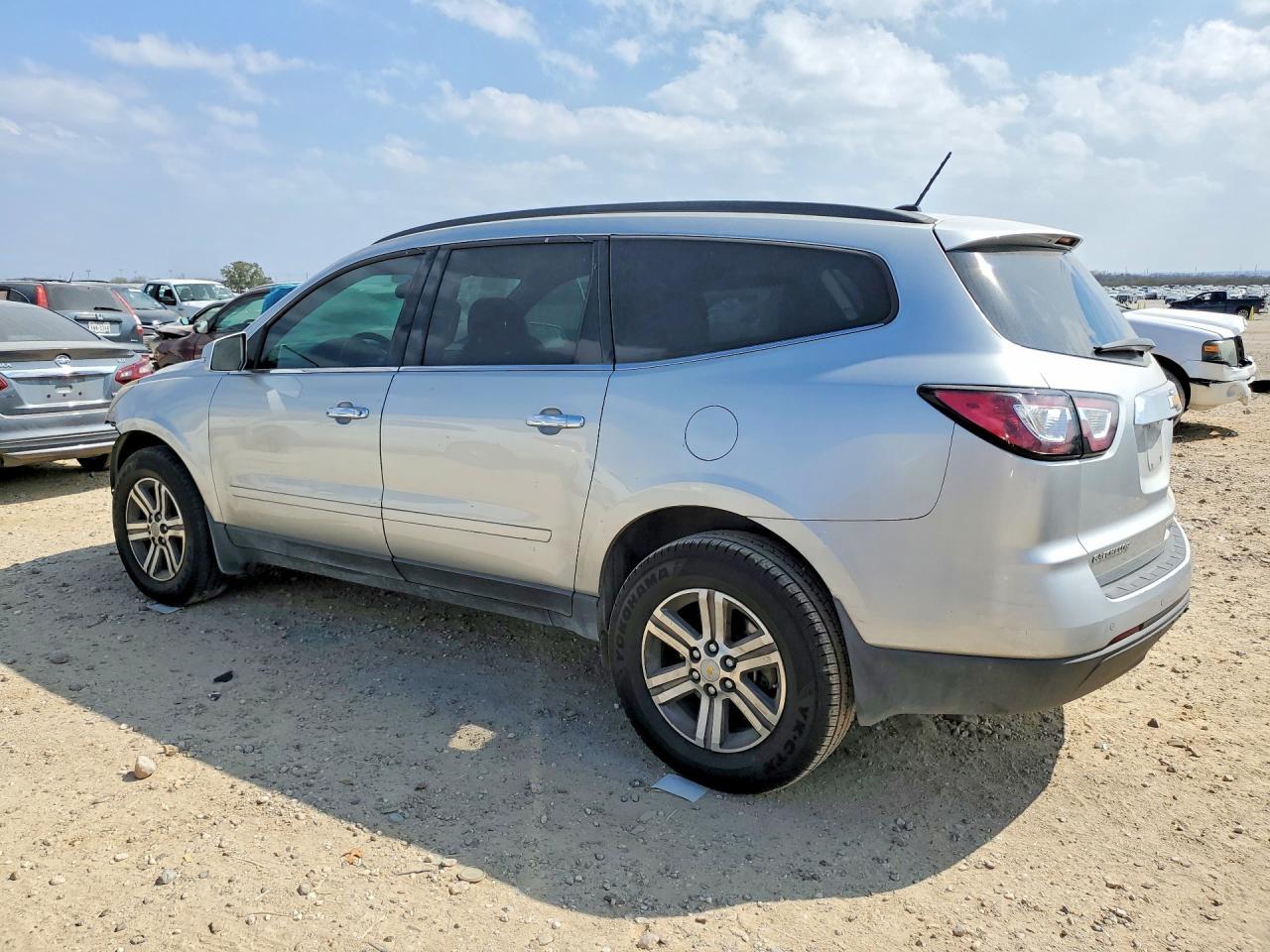 2015 Chevrolet Traverse Lt - zdjęcie 2