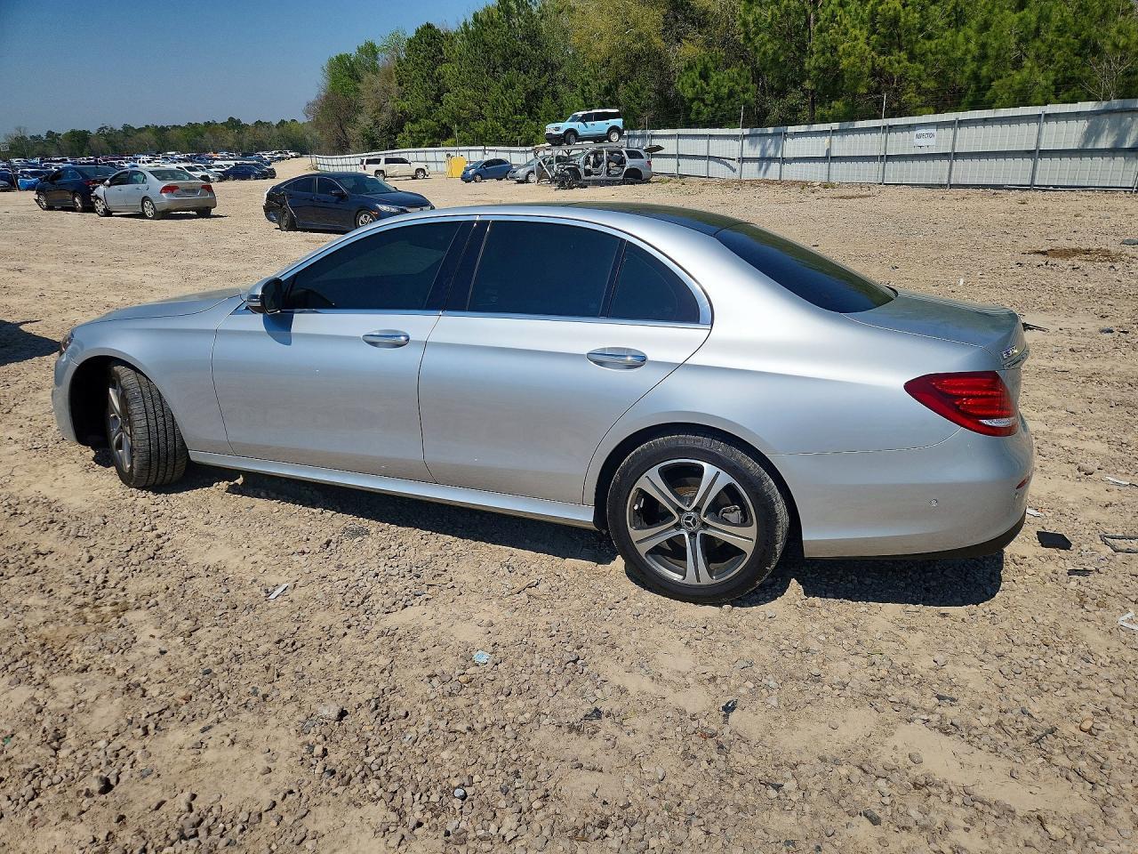 2020 Mercedes-Benz E 350 4Matic - zdjęcie 2