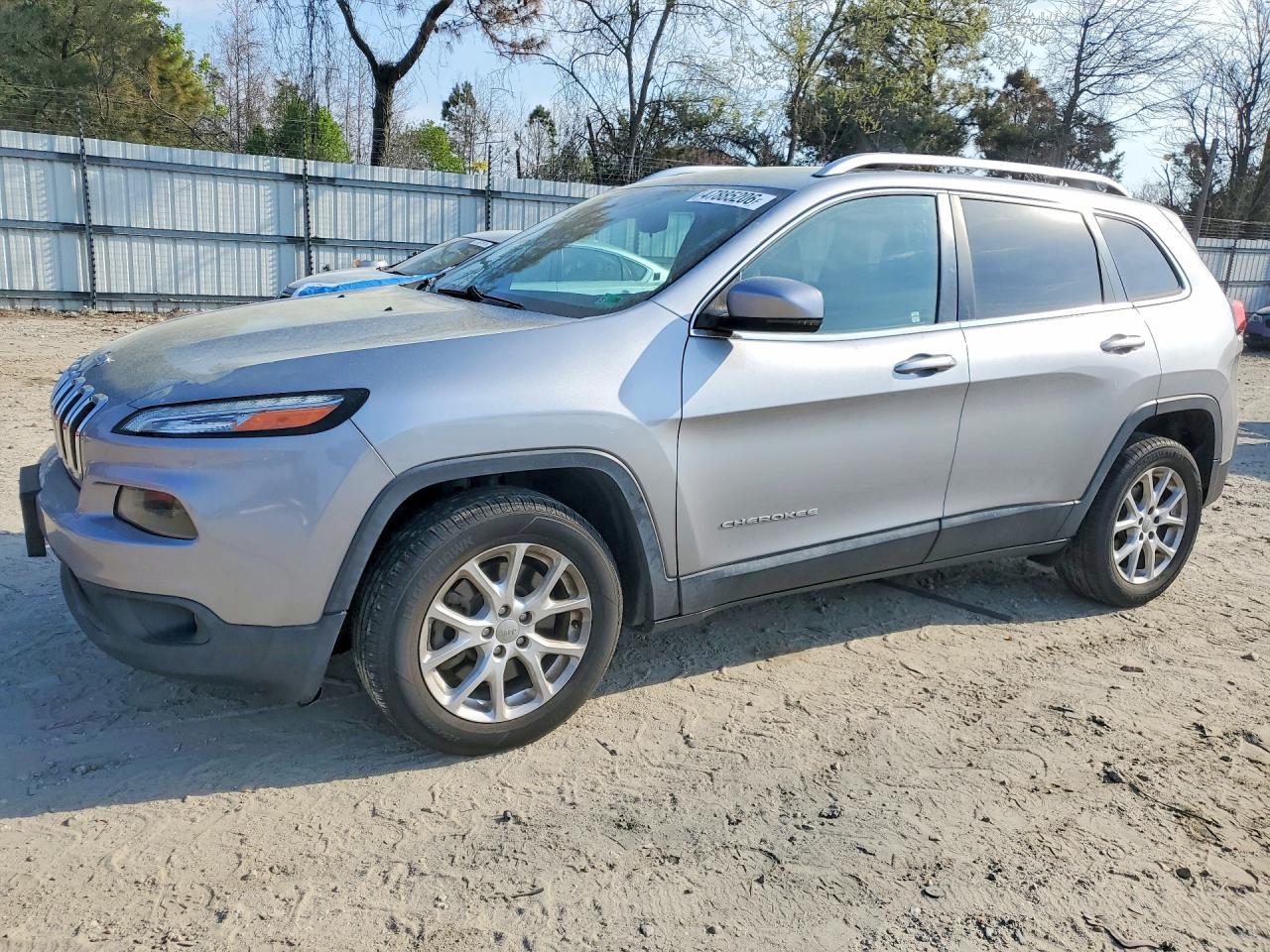 2017 Jeep Cherokee Latitude - zdjęcie główne