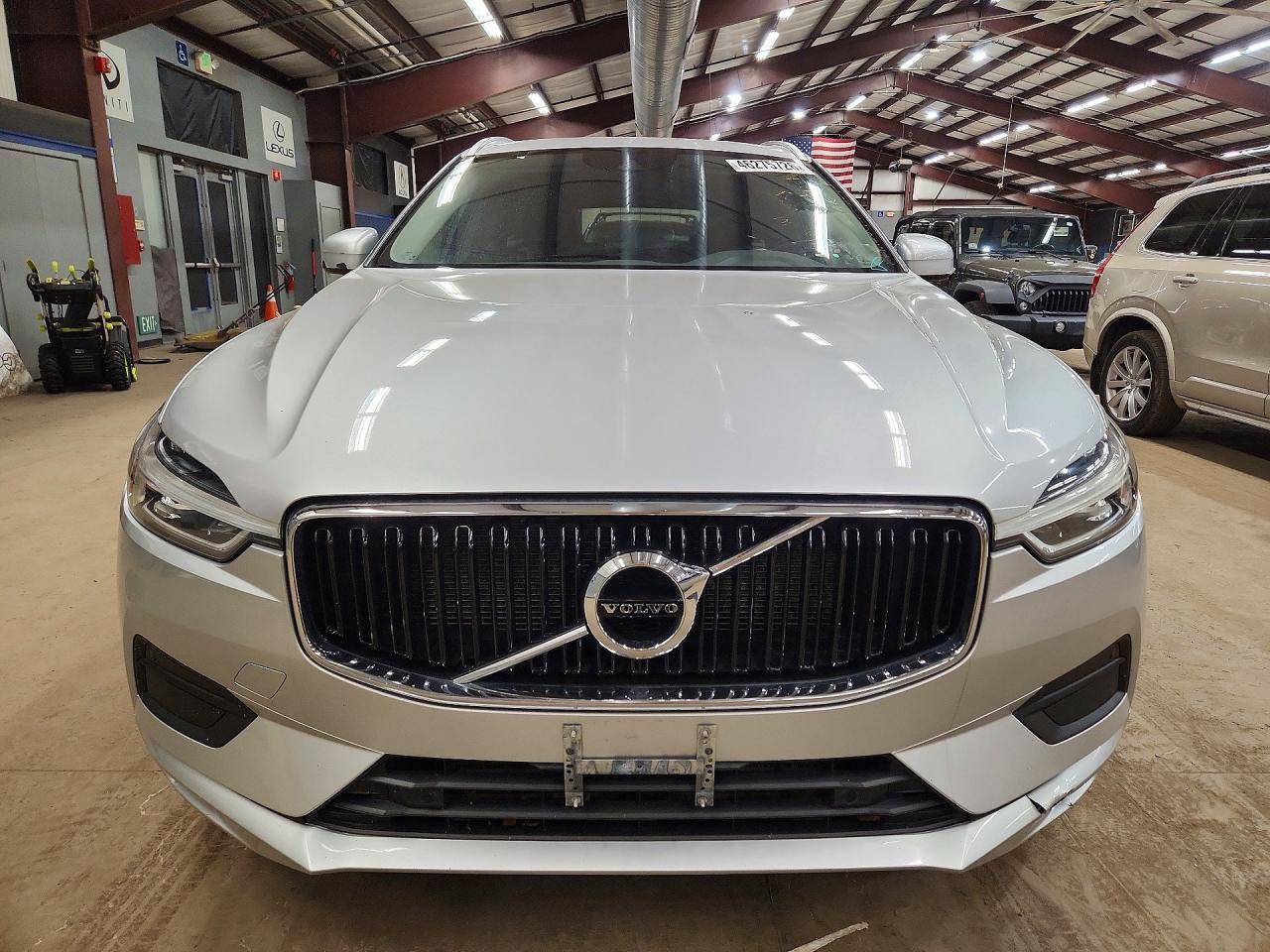 2021 Volvo Xc60 T6 Momentum - zdjęcie 5