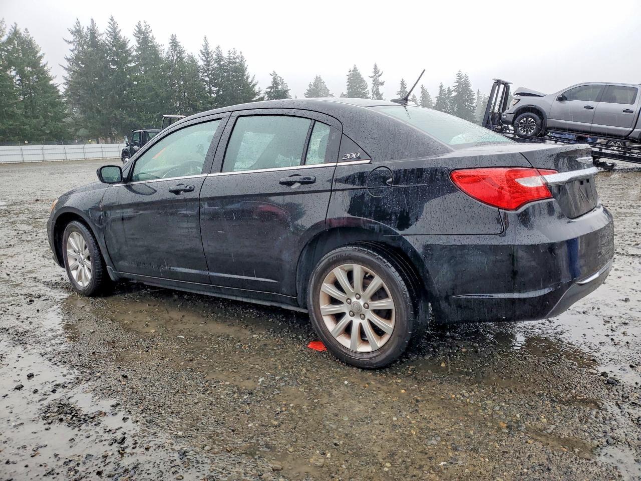 2013 Chrysler 200 Touring - zdjęcie 2