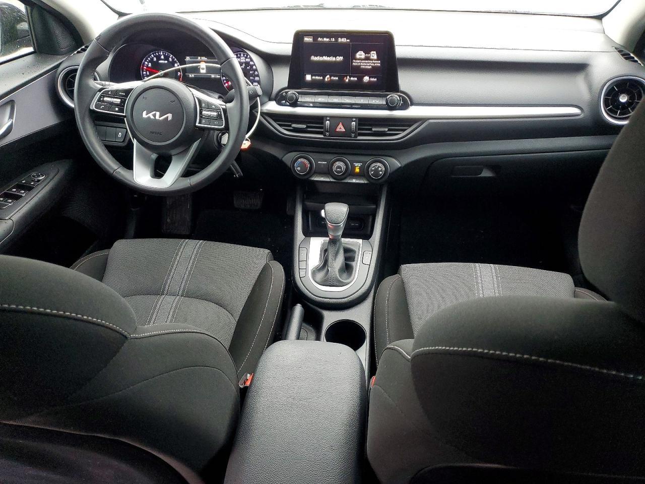 2024 Kia Forte Lx - zdjęcie 8