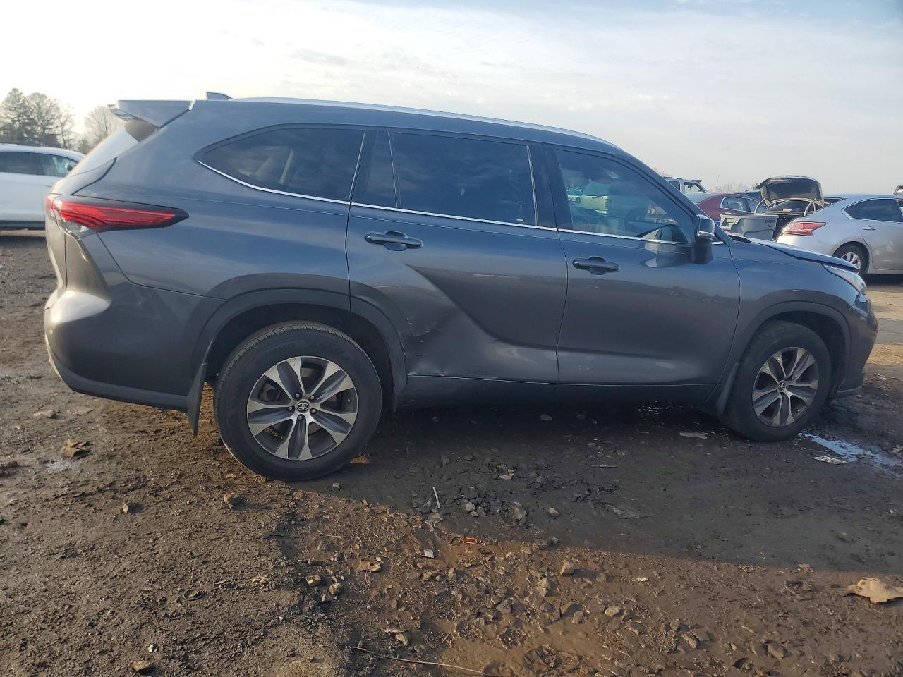 2020 Toyota Highlander Xle - zdjęcie 3