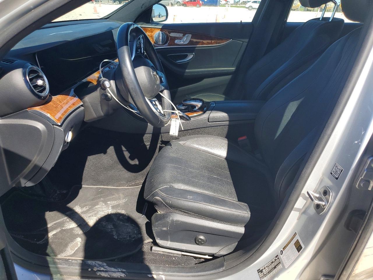 2020 Mercedes Benz E - zdjęcie 7