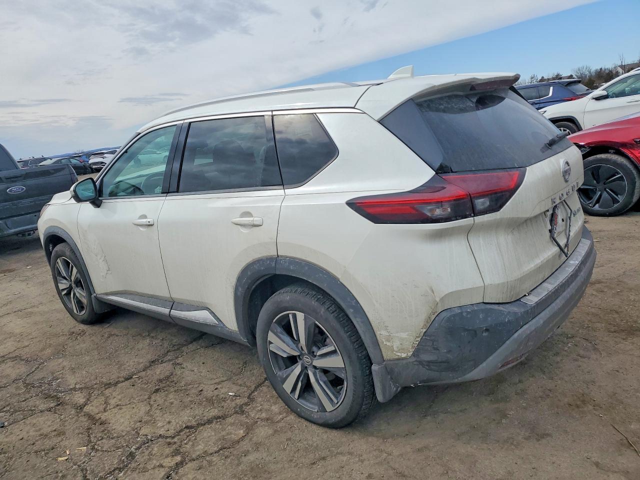 2021 Nissan Rogue Sl - zdjęcie 2