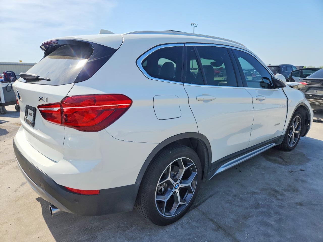 2016 BMW X1 xDrive28I - zdjęcie 3