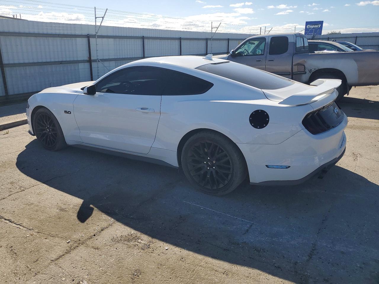 2020 Ford Mustang Gt - zdjęcie 2