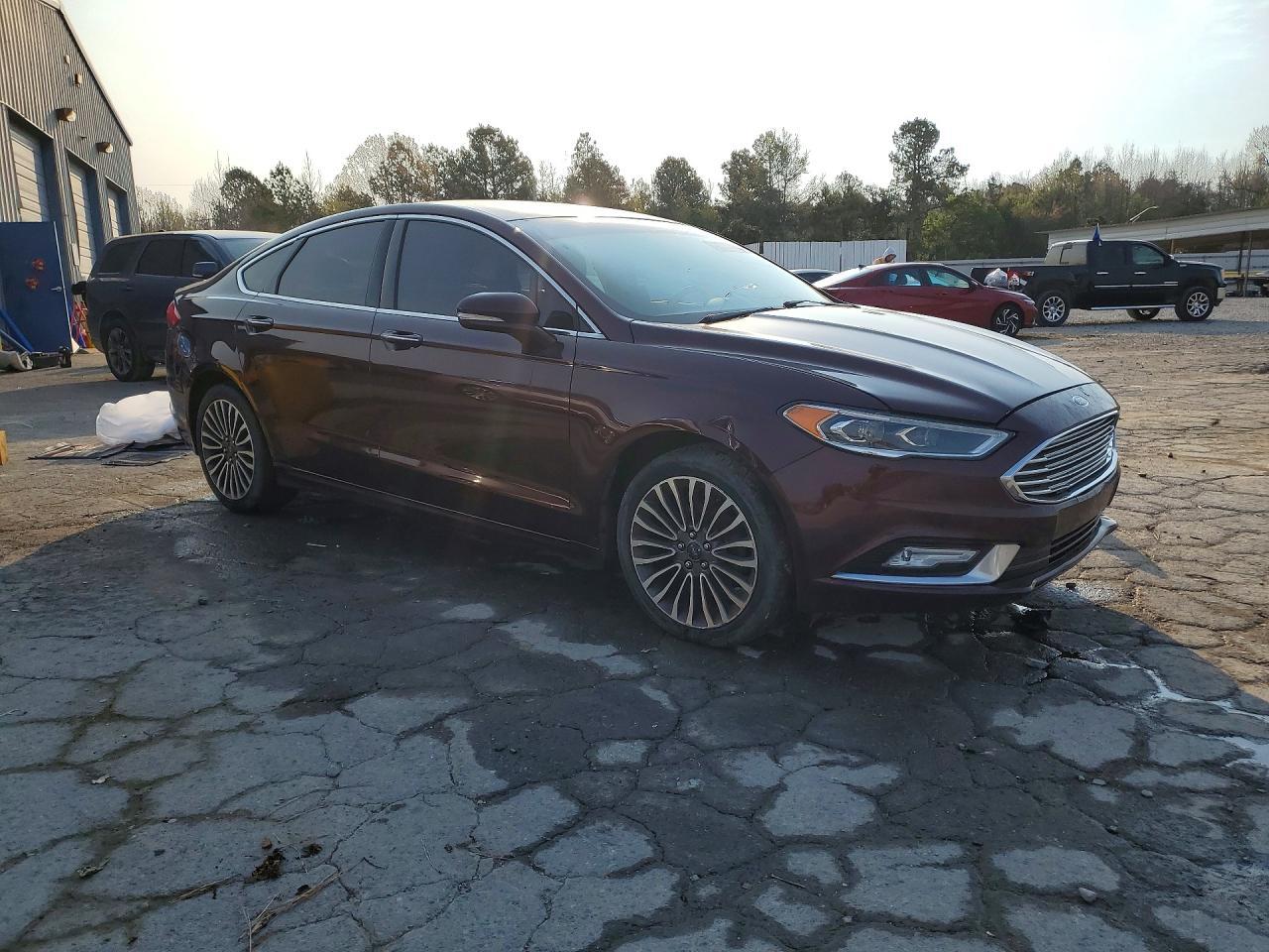 2017 Ford Fusion Titanium - zdjęcie 4
