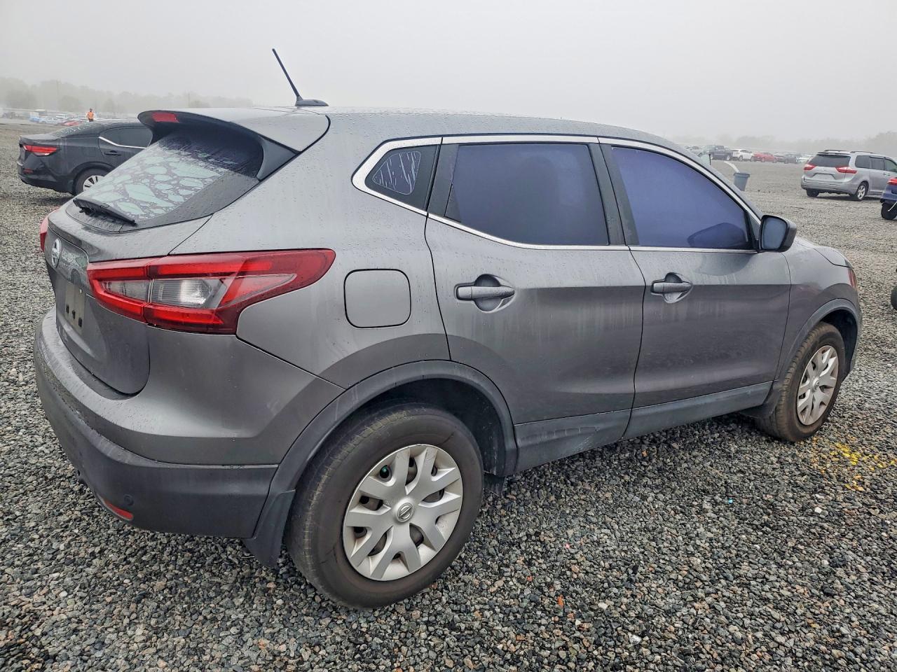 2020 Nissan Rogue Sport S - zdjęcie 3