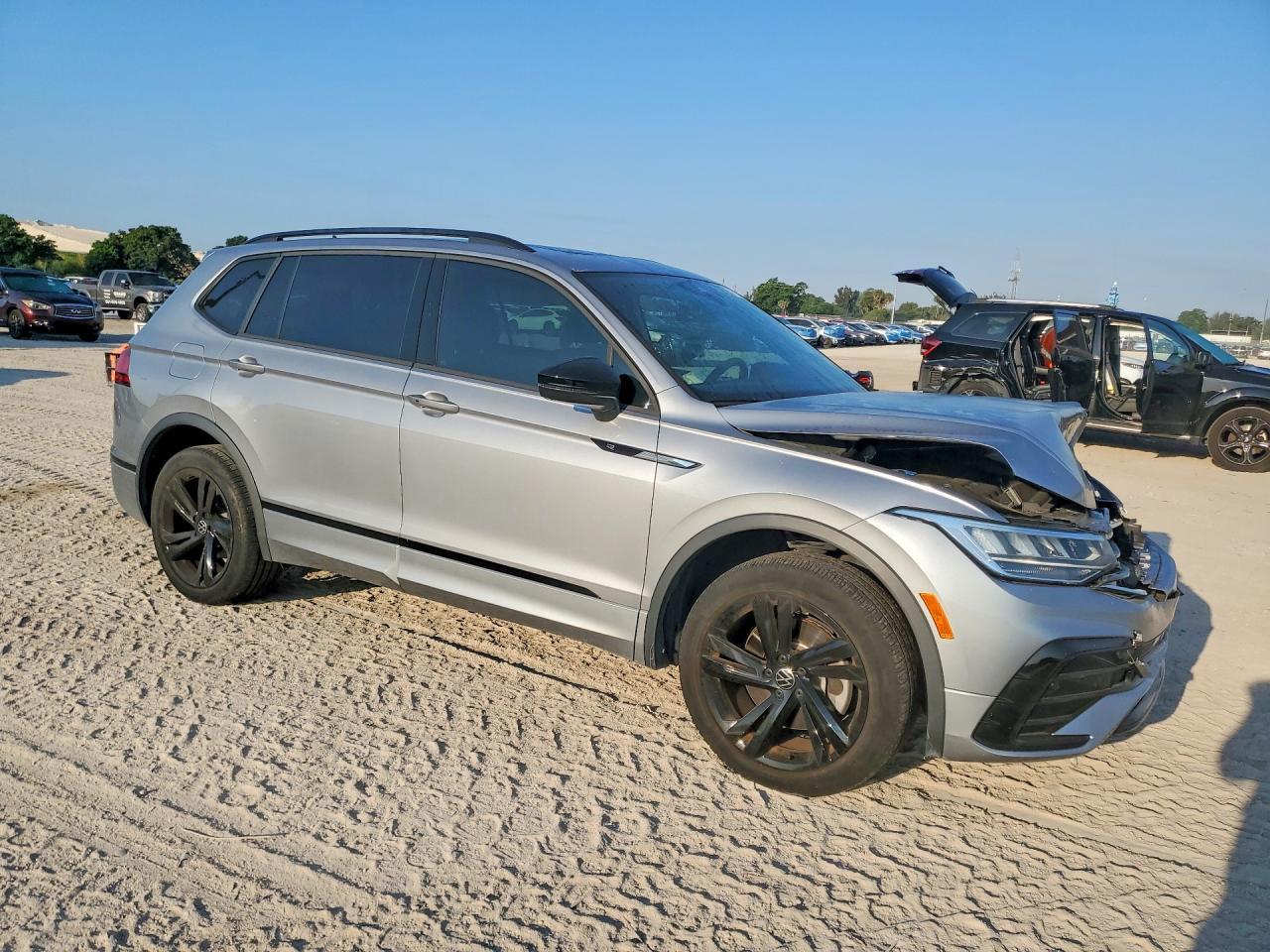 2023 Volkswagen Tiguan Se R-Line Black - zdjęcie 4