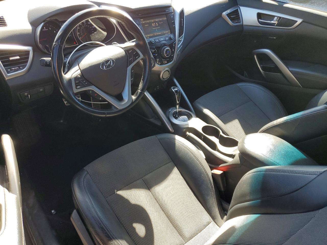 2016 Hyundai Veloster Base - zdjęcie 8