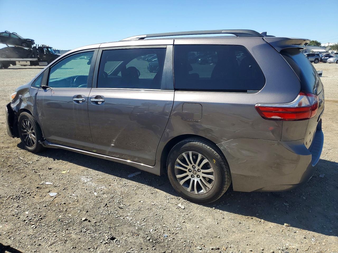 2020 Toyota Sienna Xle Premium 8-Passenger - zdjęcie 2