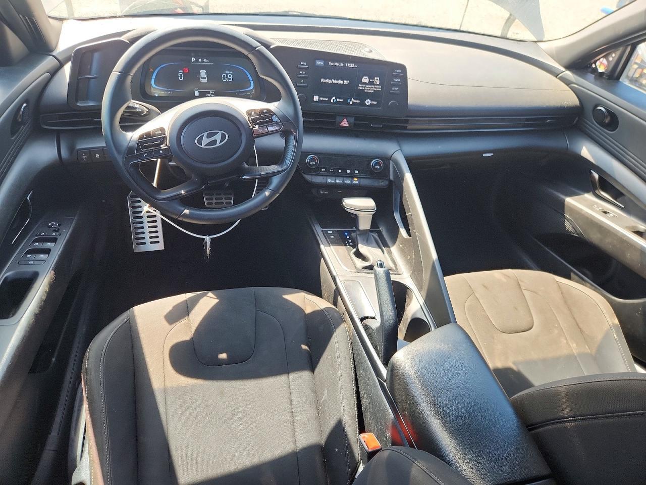 2025 Hyundai Elantra Sel Sport - zdjęcie 8