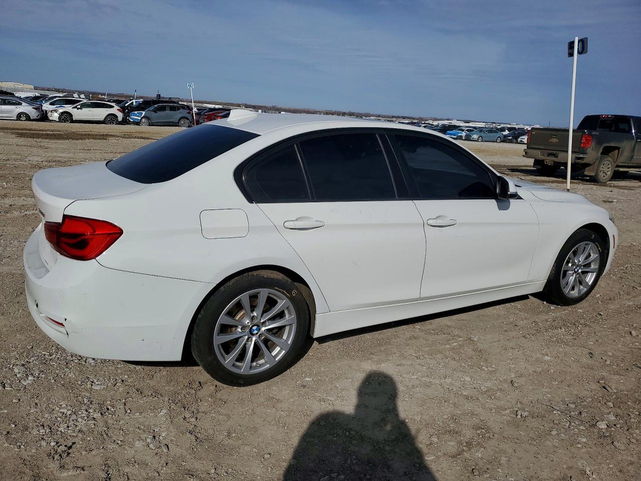 2016 BMW 320 Xi - zdjęcie 3