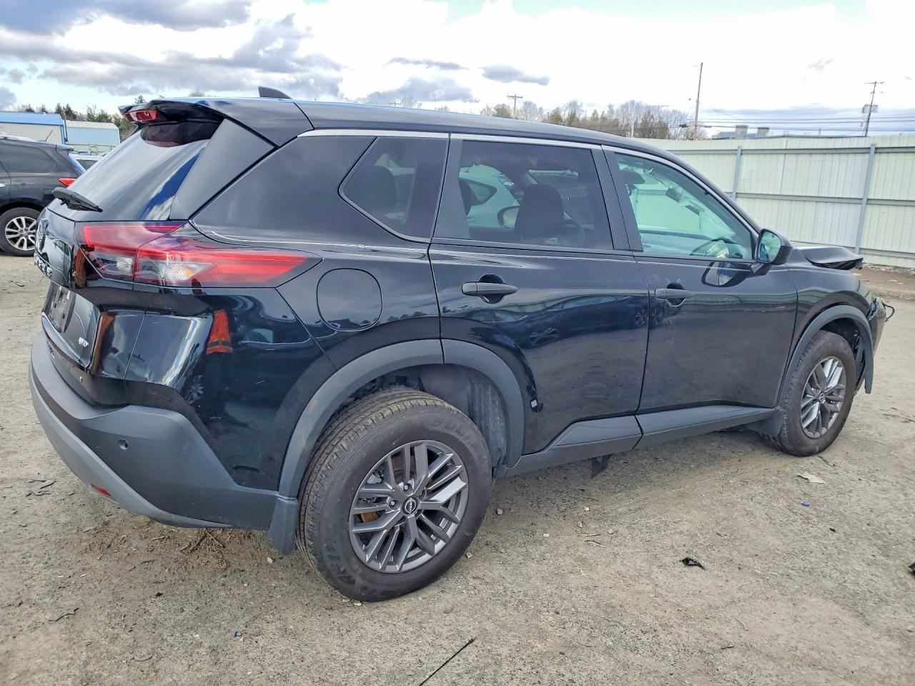 2023 Nissan Rogue S - zdjęcie 3