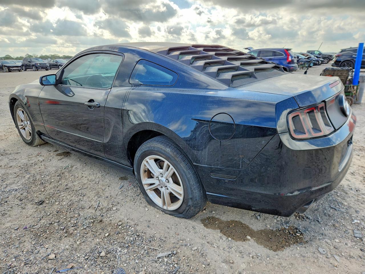 2013 Ford Mustang - zdjęcie 2