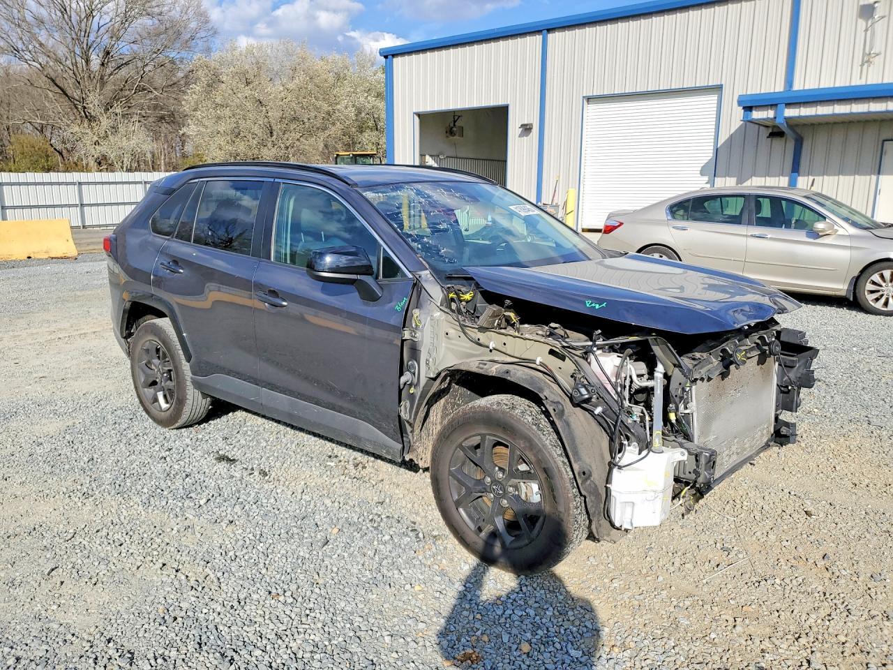 2021 Toyota Rav4 Le - zdjęcie 4