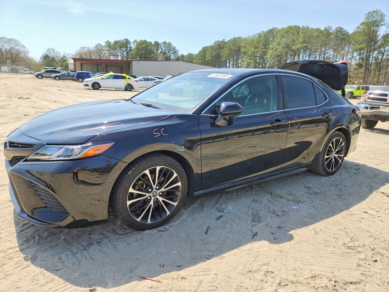 2018 Toyota Camry Se - zdjęcie główne