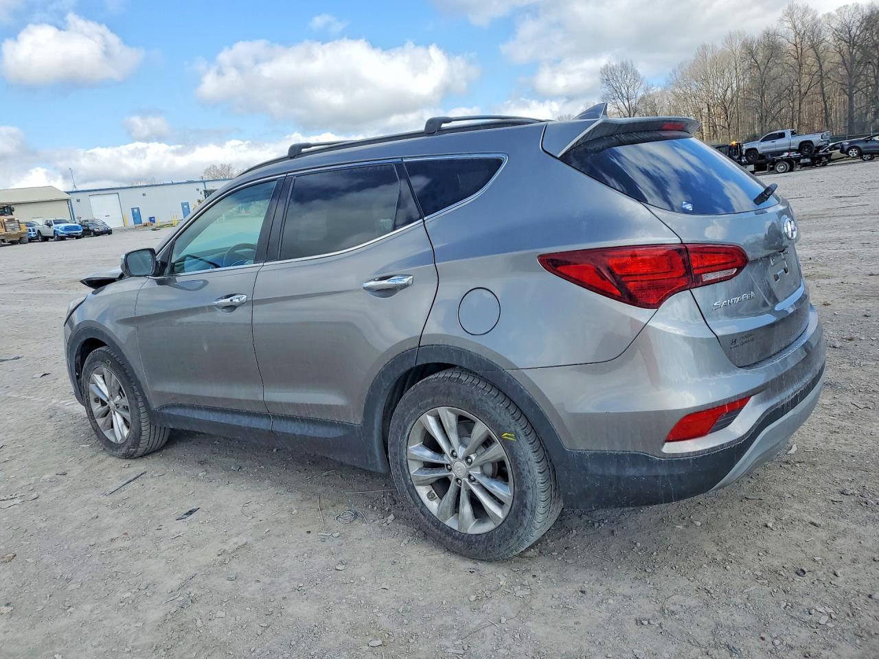 2018 Hyundai Santa Fe Sport 2.0T - zdjęcie 2