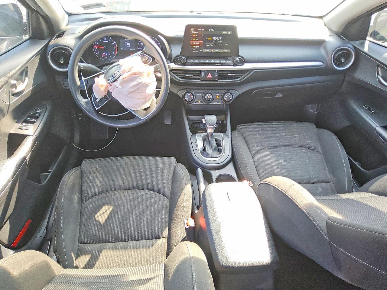 2021 Kia Forte Lxs - zdjęcie 8