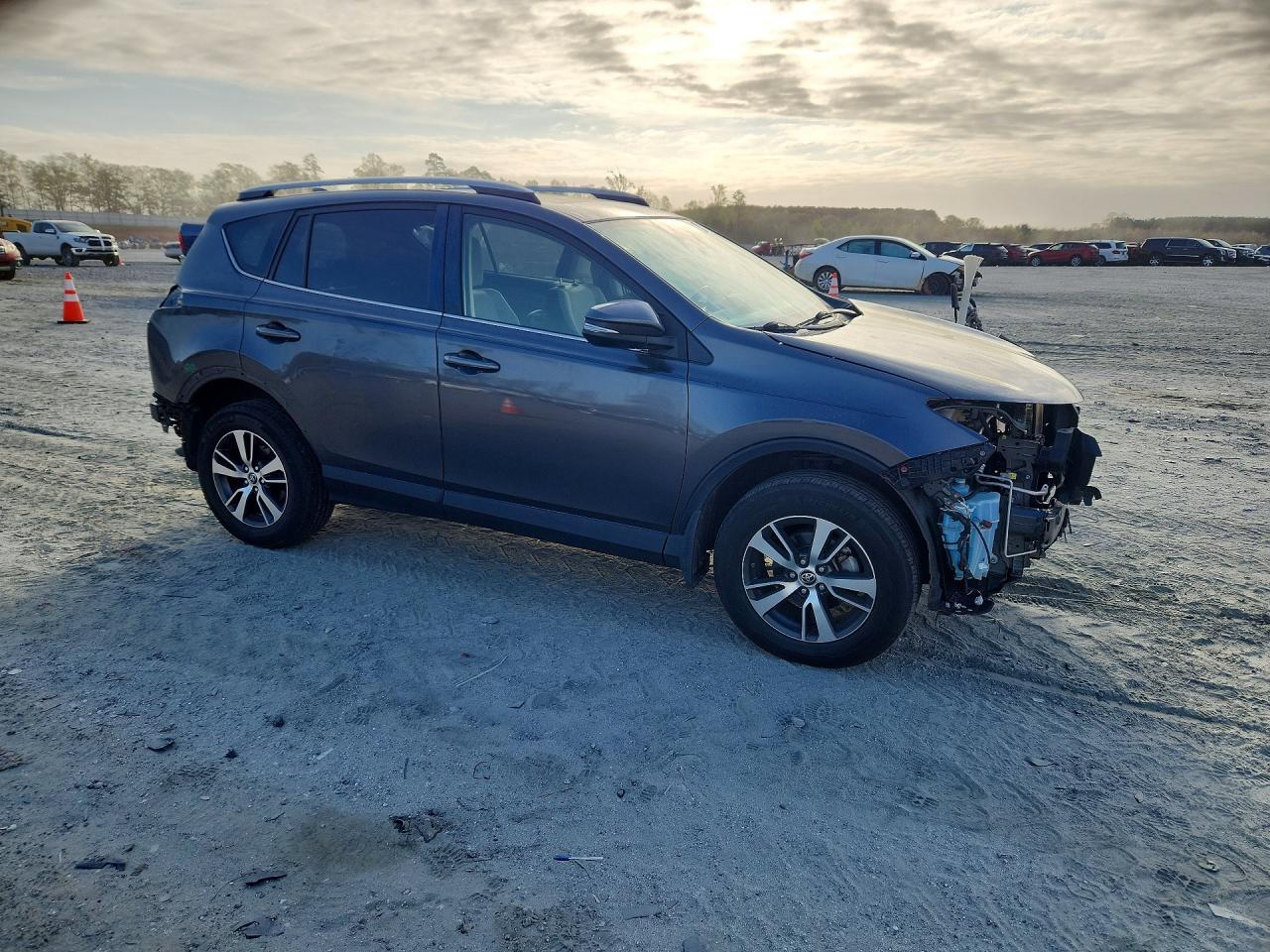 2018 Toyota Rav4 Xle - zdjęcie 4