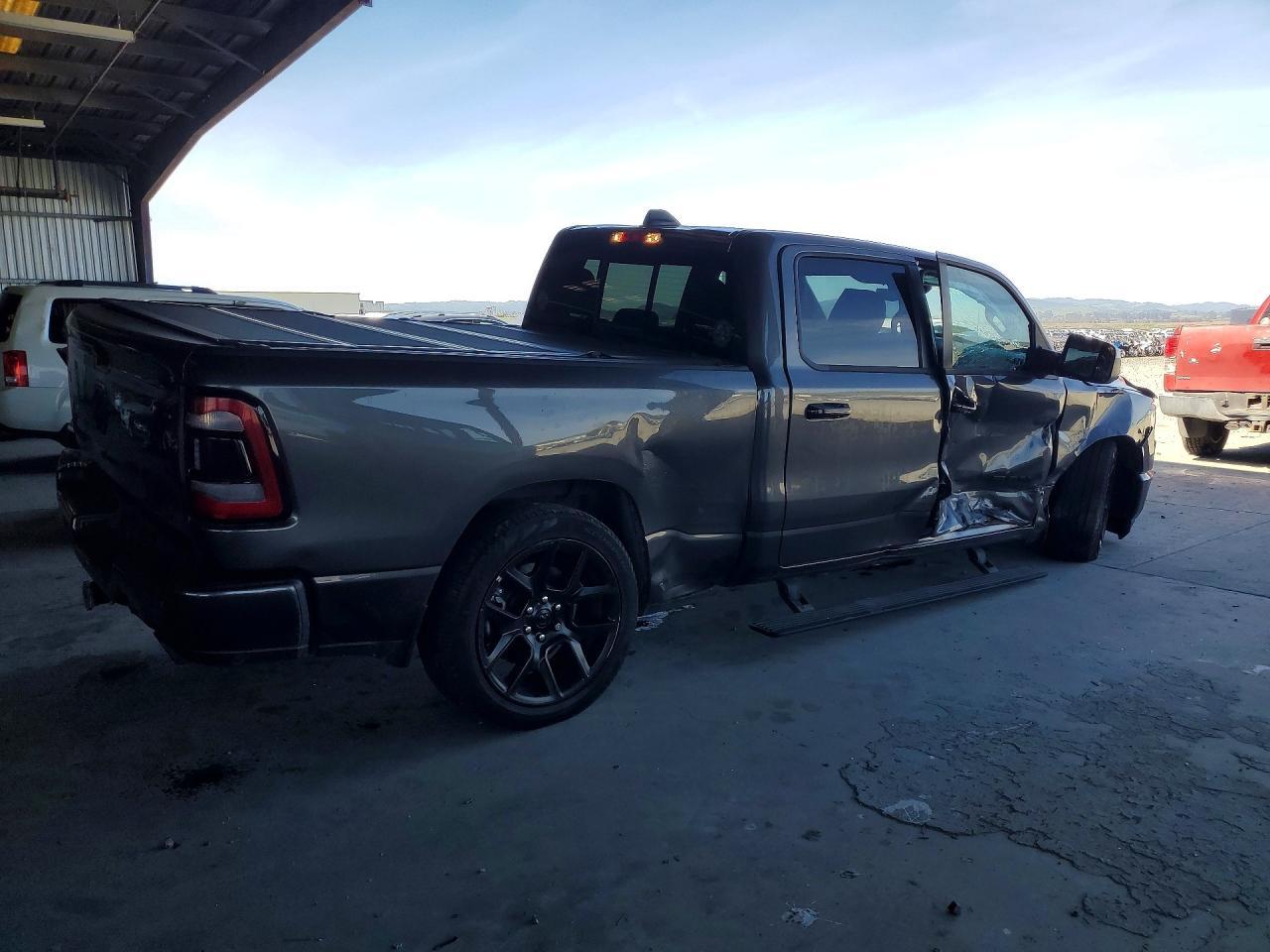 2023 Ram 1500 Laramie - zdjęcie 3