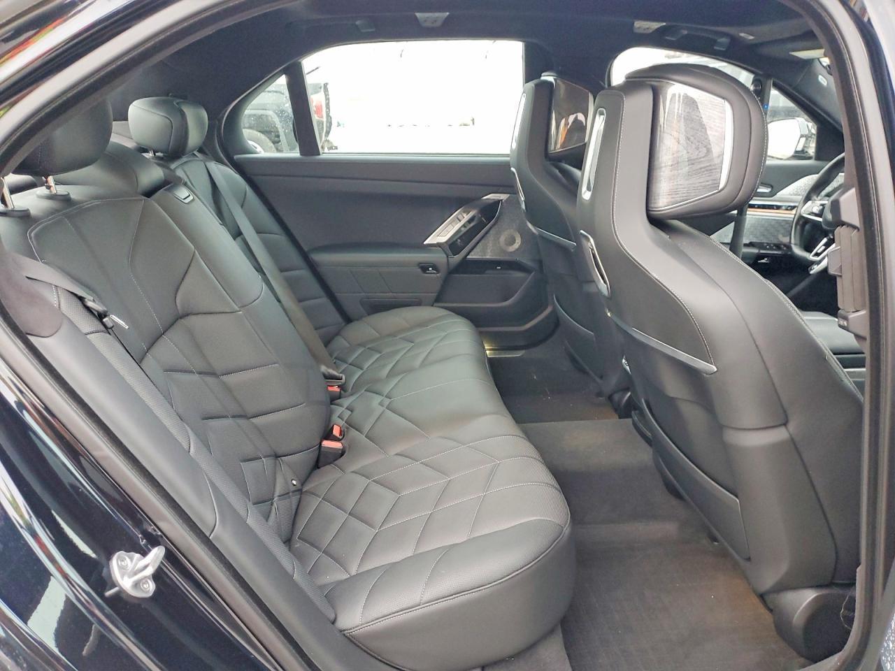 2023 BMW 760 Xi - zdjęcie 10