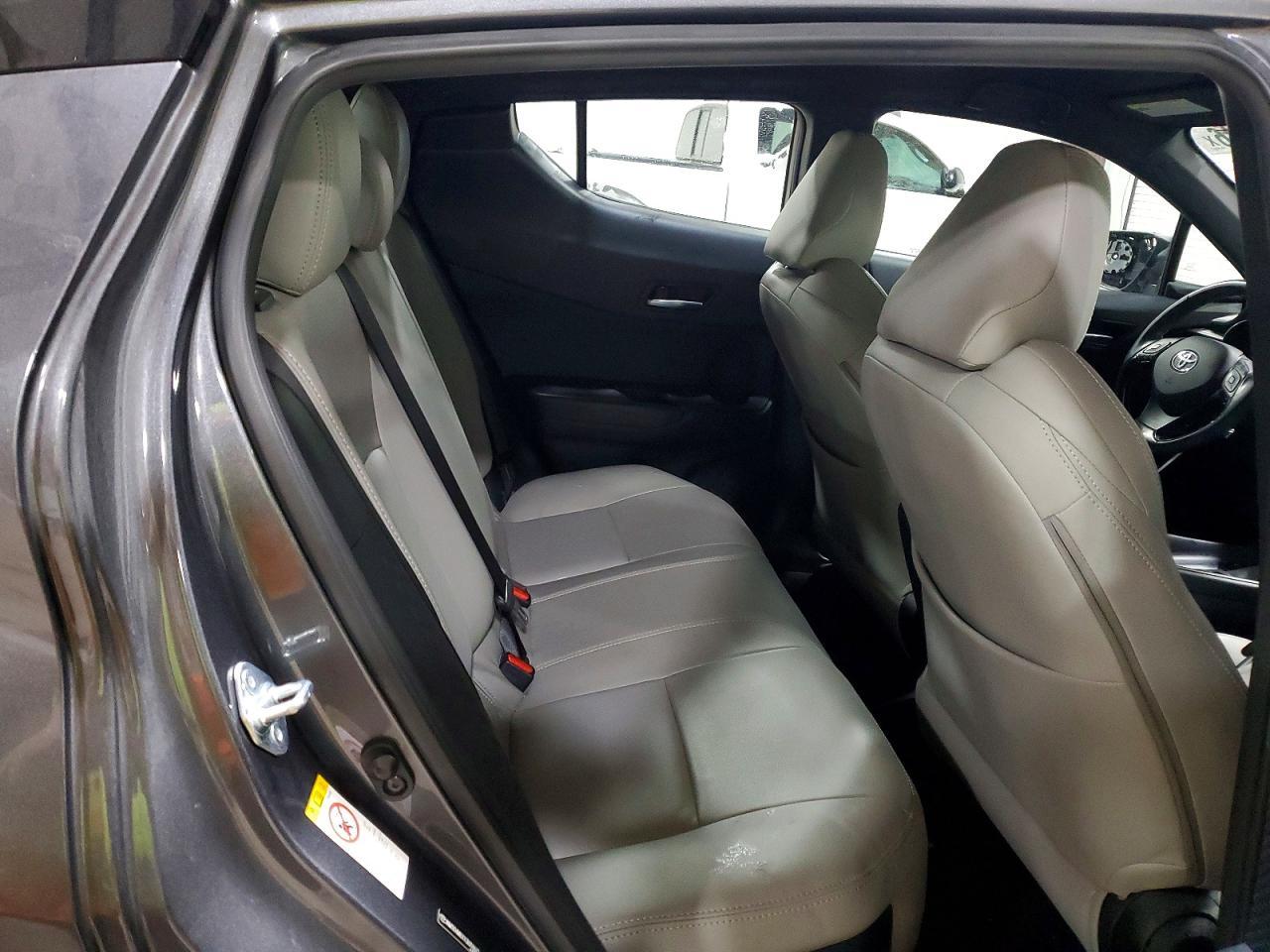 2018 Toyota C-Hr Xle Premium - zdjęcie 10