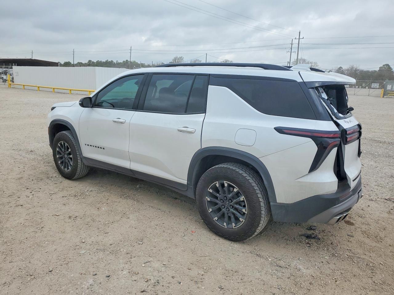 2025 Chevrolet Traverse Z71 - zdjęcie 2