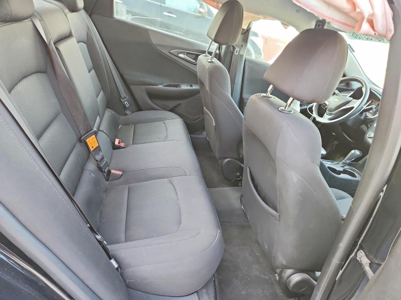 2017 Chevrolet Malibu Ls - zdjęcie 10