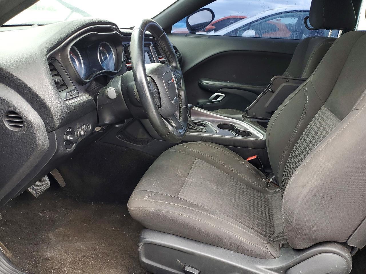 2016 Dodge Challenger Sxt - zdjęcie 7