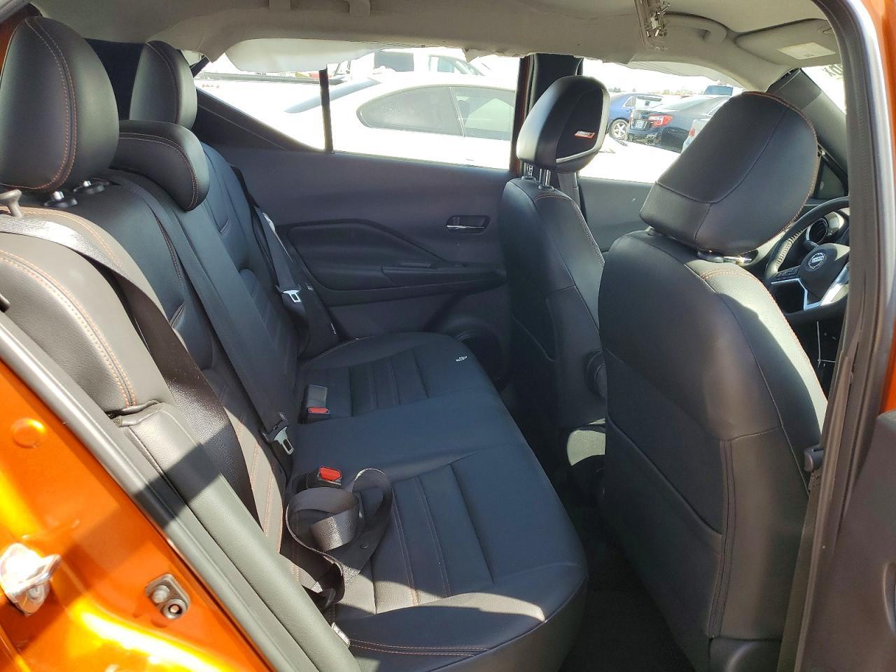 2020 Nissan Kicks Sr - zdjęcie 10