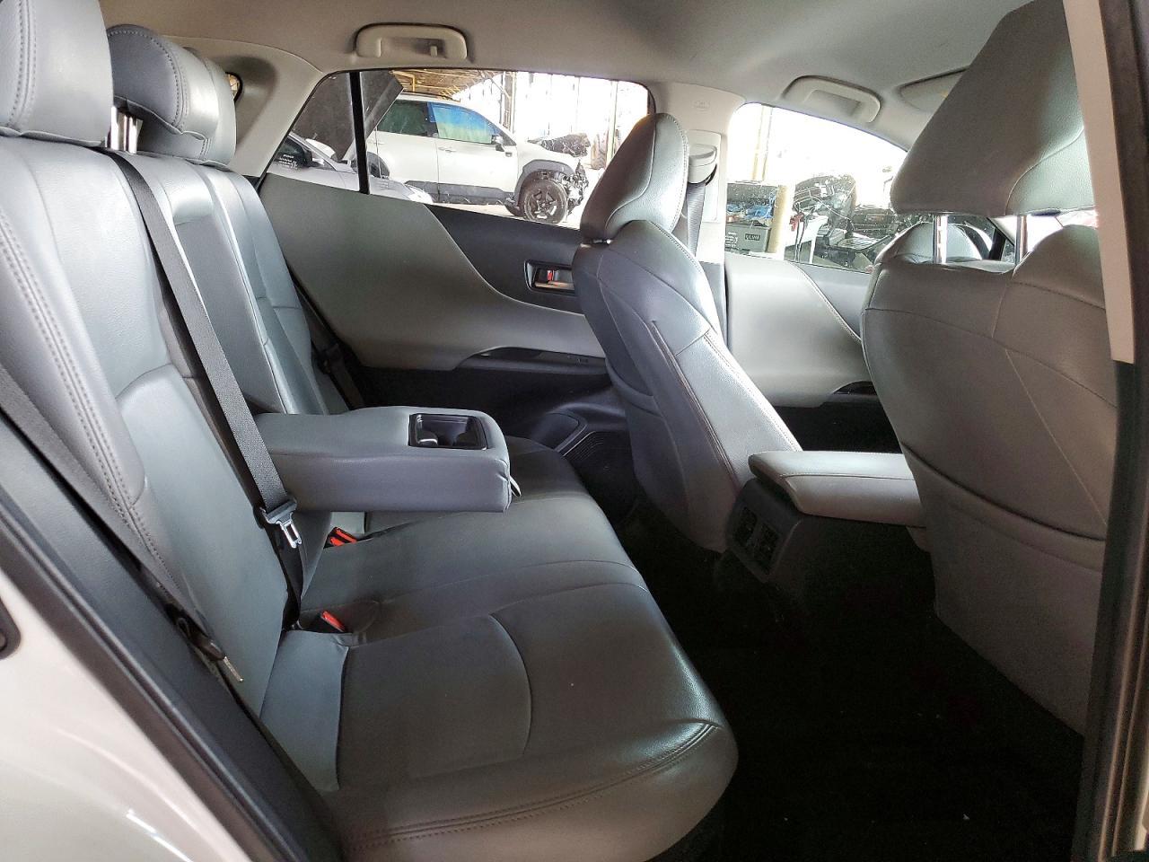 2021 Toyota Venza Le - zdjęcie 10