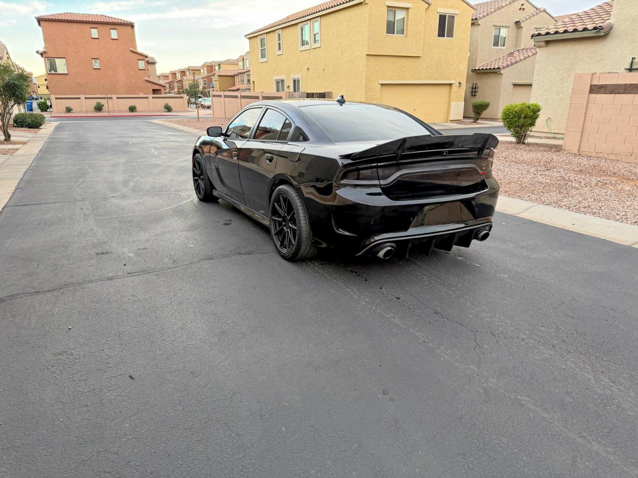 2019 Dodge Charger R - zdjęcie 3