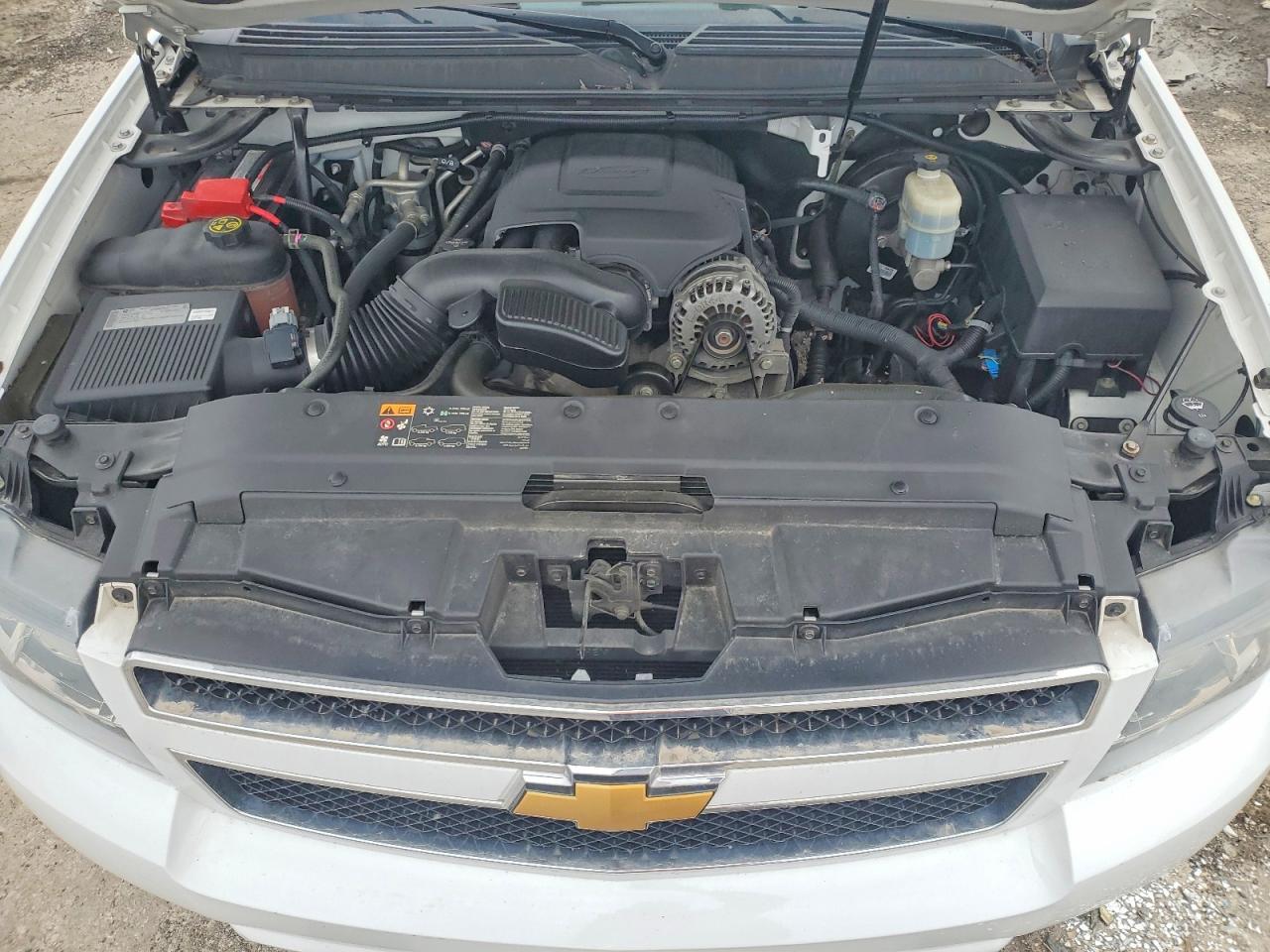 2014 Chevrolet Suburban K1500 Lt - zdjęcie 12