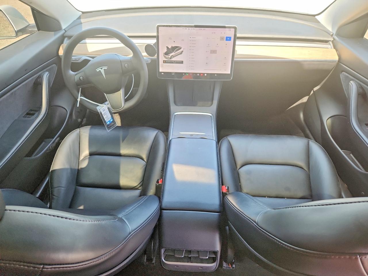 2021 Tesla Model 3 - zdjęcie 8