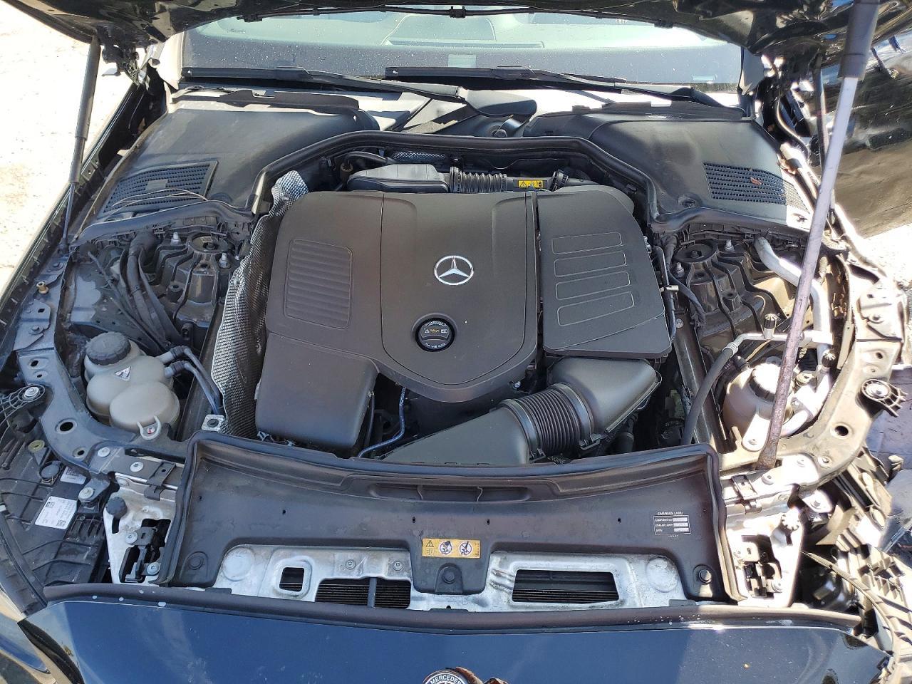 2022 Mercedes-Benz C 300 - zdjęcie 11