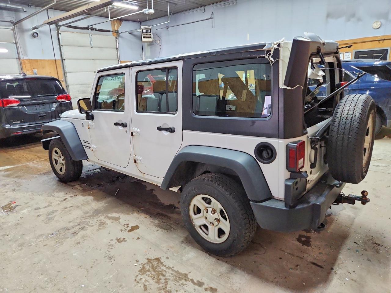 2016 Jeep Wrangler Unlimited Sport - zdjęcie 2